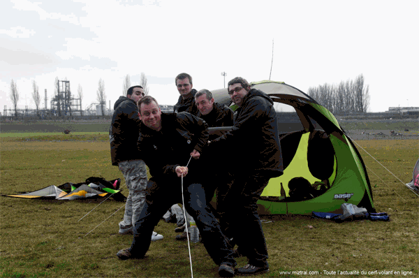 http://miztral.free.fr/www/images/stories/voeux_miztral_2011_small.gif